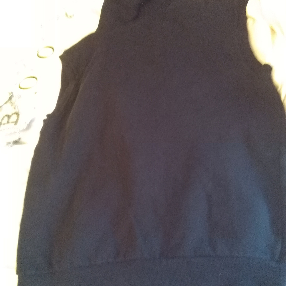 H & M sleeveless, zip, black hoodie - Picture 5 of 8